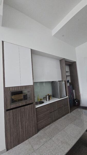 The Central, 6 Eu Tong Sen Street, 646 sqft, Office For Sale, by Tan Puay Hwee Katrina, 60225362 - Kitchen - CommercialGuru.com.sg