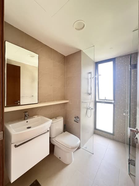 Miltonia Residences, 520 Miltonia Close, 3 Bedrooms, 1,173 sqft, Condominium For Rent, by Kayla Lim 芮名, 60225446 - Master Bathroom - PropertyGuru.com.sg