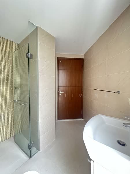 Miltonia Residences, 520 Miltonia Close, 3 Bedrooms, 1,173 sqft, Condominium For Rent, by Kayla Lim 芮名, 60225446 - Bathroom 2 - PropertyGuru.com.sg