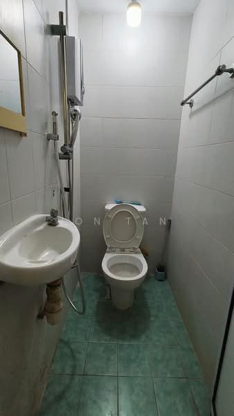 Avon Park, 1 Youngberg Terrace, Room Rental, 120 sqft, Condominium For Rent, by Jon Tan, 60225688 - Bathroom - PropertyGuru.com.sg