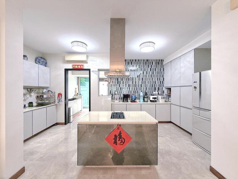 Springside Avenue Terraced House For Sale at S$ 4,990,000 | PropertyGuru Singapore