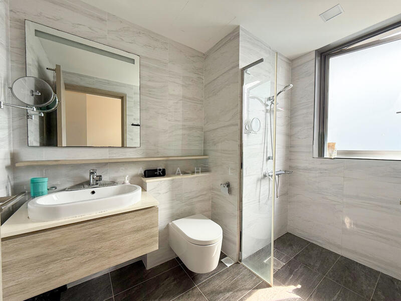 Ensuite Master Bathroom