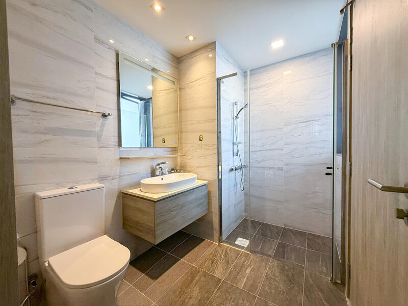 Ensuite Jack & Jill Common Bathroom