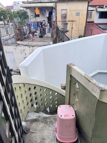 Stairs leading to 1st level