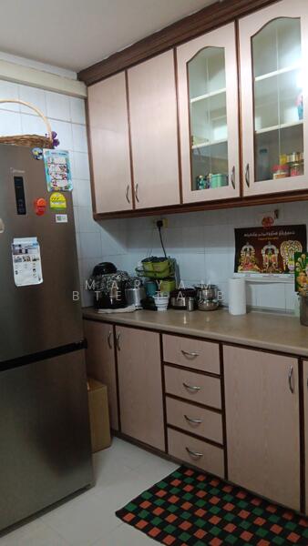 521 Jelapang Road HDB Flat For Sale at S$ 539,000 | PropertyGuru Singapore - Kitchen