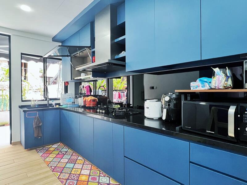 For Rent - Riverina Crescent