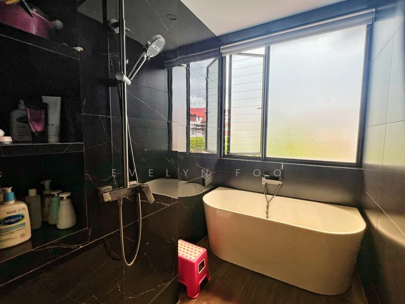 For Rent - Riverina Crescent