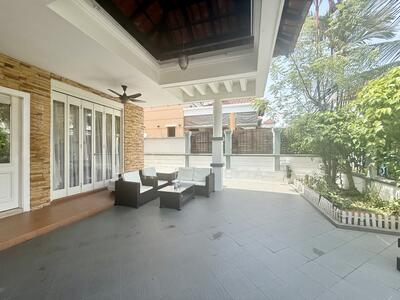 For Sale - Villa Verde