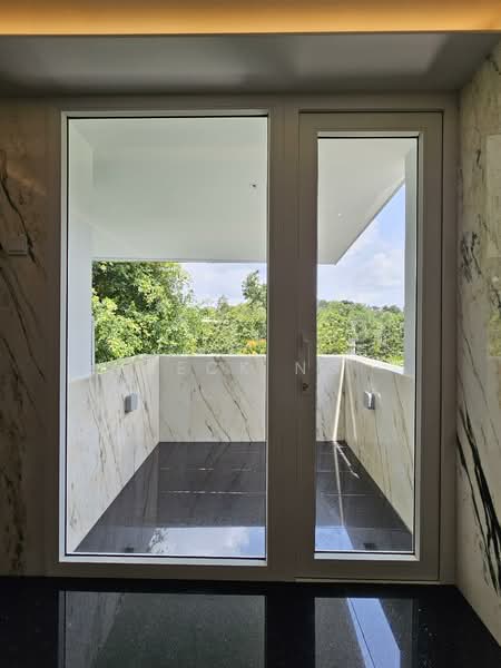 Emerald Hill Conservation Area, Saunders Road, 4 Bedrooms, 3,300 sqft, Conservation House For Rent, by Jeck Ng, 60226184 - 2nd Flr Master Bath Balcony - PropertyGuru.com.sg