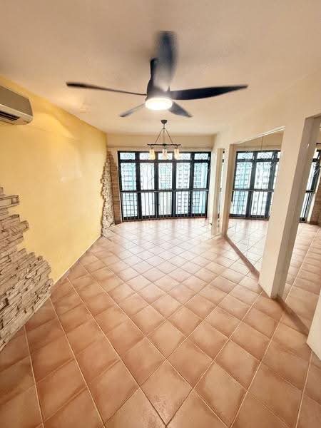 687B Choa Chu Kang Drive, 687B Choa Chu Kang Drive, Dairy Farm / Bukit Panjang / Choa Chu Kang, 3 Bedrooms, 1,184 sqft, HDB Flat For Sale, by Zan Sim (沈瓒延), 60226370 - Living Room - PropertyGuru.com.sg