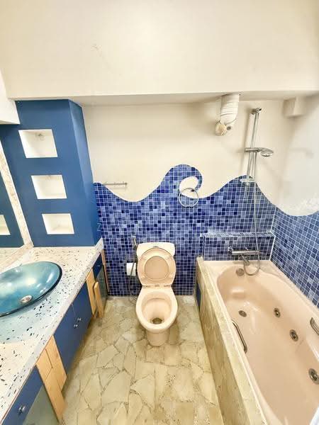 687B Choa Chu Kang Drive, 687B Choa Chu Kang Drive, Dairy Farm / Bukit Panjang / Choa Chu Kang, 3 Bedrooms, 1,184 sqft, HDB Flat For Sale, by Zan Sim (沈瓒延), 60226370 - Bathroom - PropertyGuru.com.sg