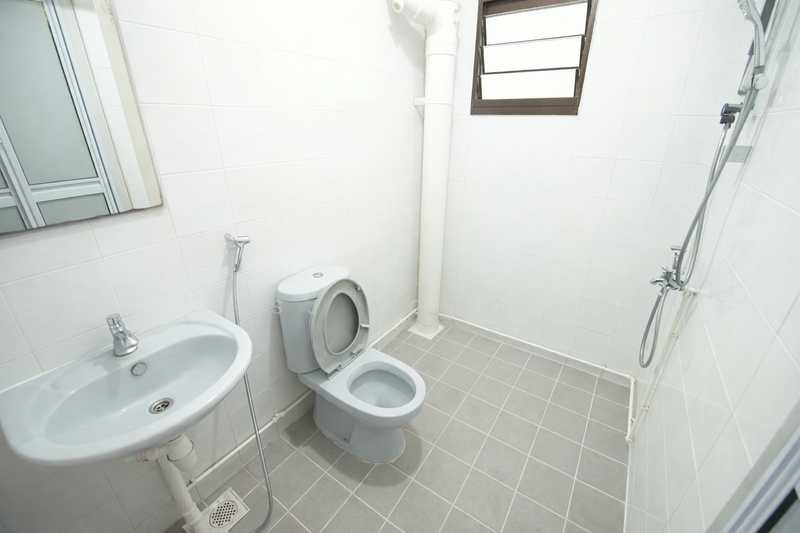 628A Woodlands Ring Road HDB Flat For Sale at S$ 538,000 | PropertyGuru Singapore - Bathroom