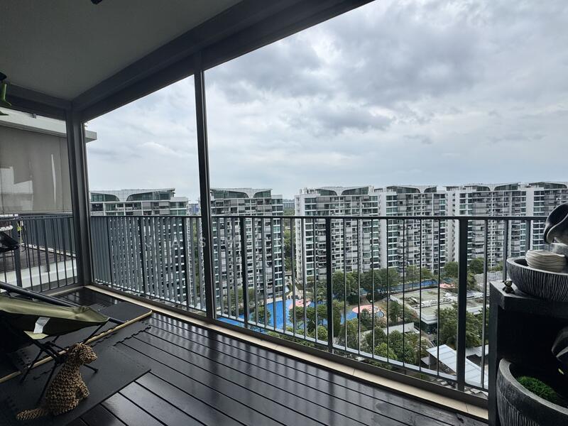 Balcony with zip track 