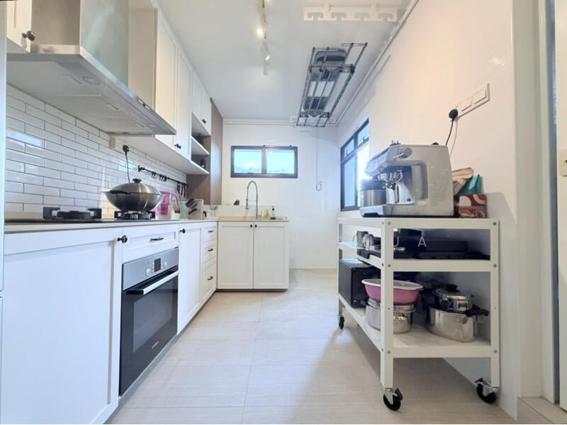 For Sale - 18 Dover Crescent