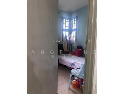 For Sale - 212 Boon Lay Place