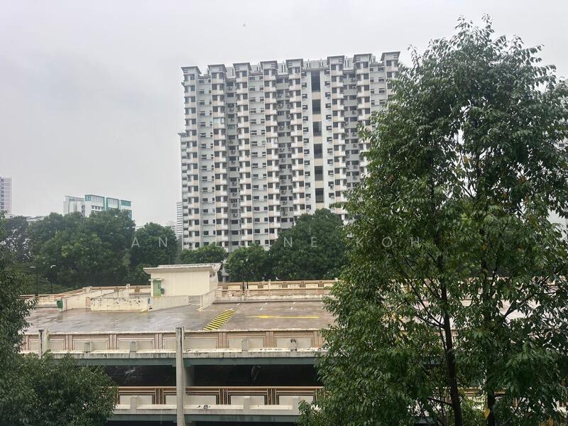 212 Boon Lay Place HDB Flat For Sale at S$ 359,000 | PropertyGuru Singapore