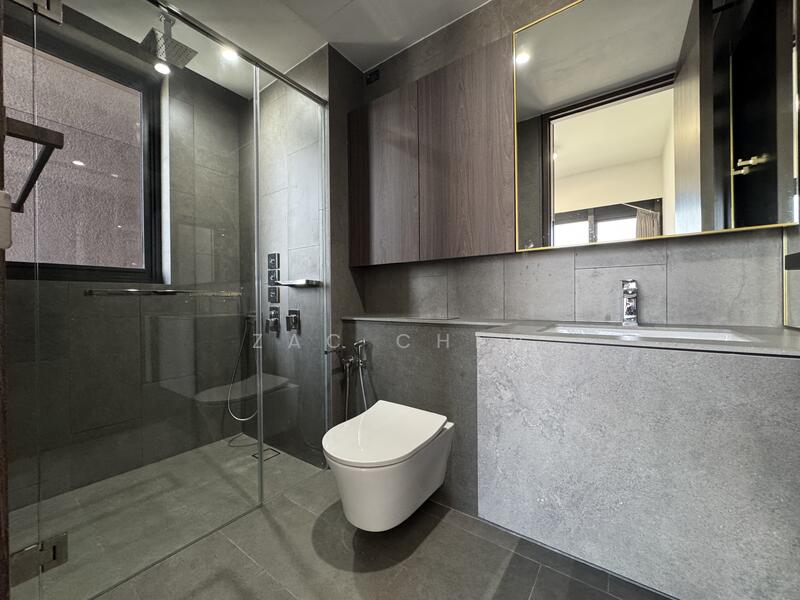 Master Ensuite Bath