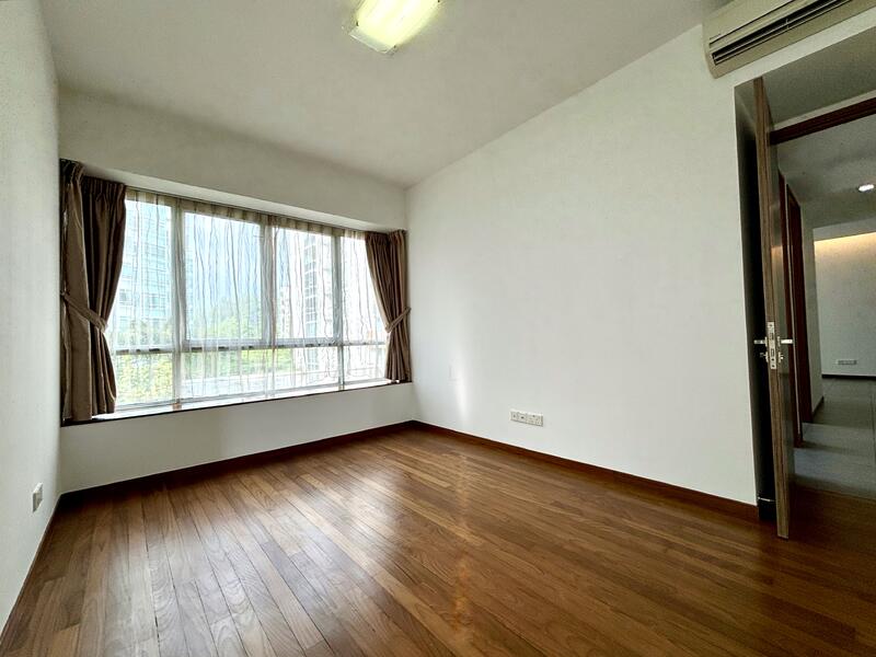 Master bedroom pic 3