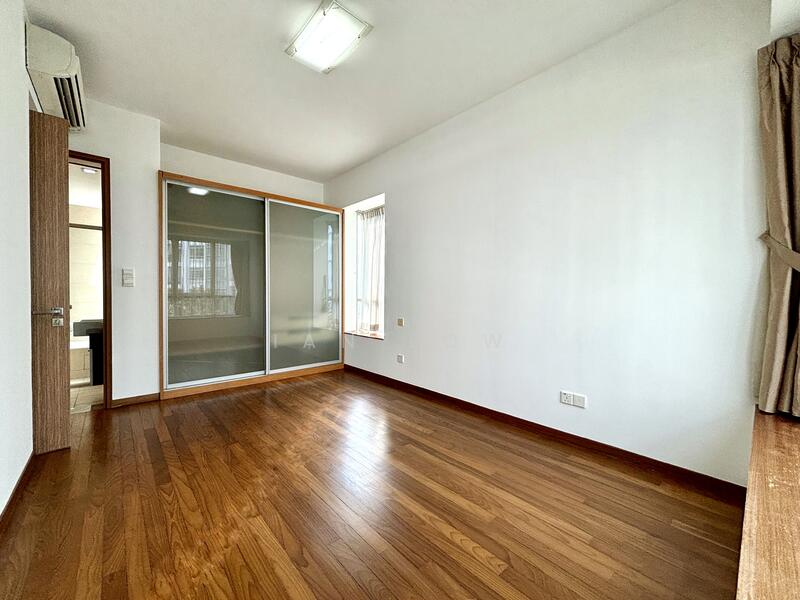 Master bedroom pic 4