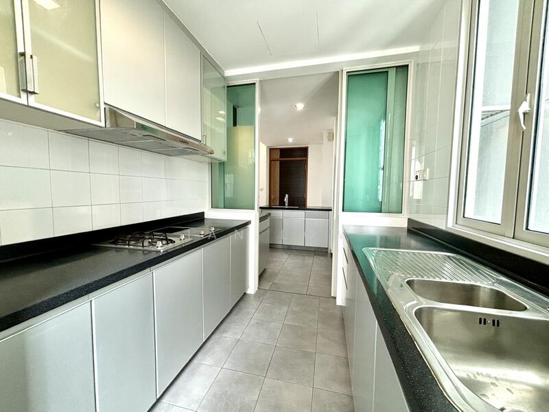 Bright & functional kitchen