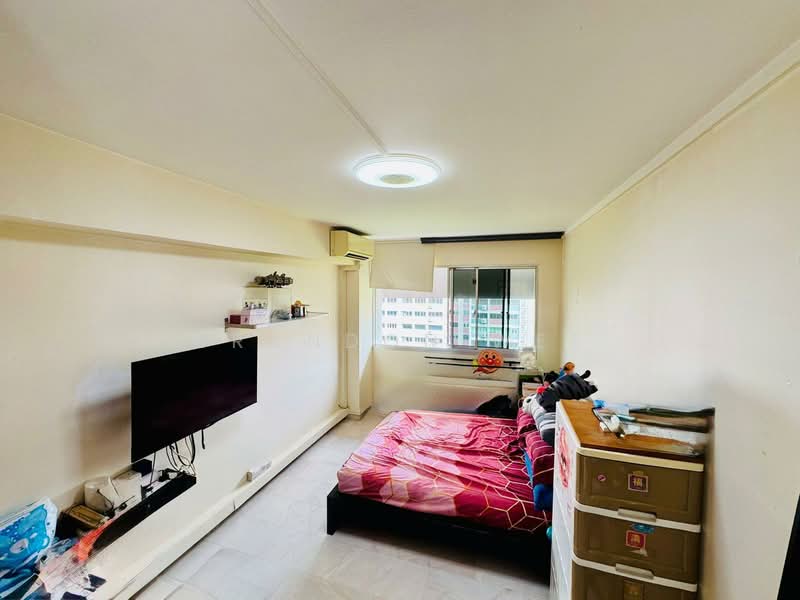 487 Pasir Ris Drive 4 HDB Flat For Sale at S$ 700,000 | PropertyGuru Singapore - Bedroom