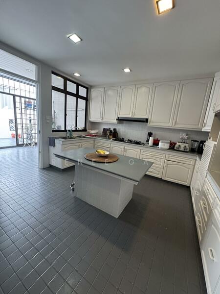 ✨D10 $2xxx psf Semi-D with Pool ✨Well Renovated✨Wide Front Parks 3, Namly Sixth Ave Coronation, Tanglin / Holland / Bukit Timah, 4 Bedrooms, 4,140 sqft, Semi-Detached House For Sale, by Renee Gan, 60226727 - PropertyGuru.com.sg