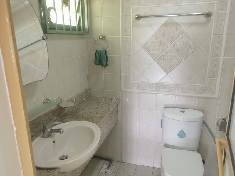 687B Woodlands Drive 75, 687B Woodlands Drive 75, 3 Bedrooms, 1,216 sqft, HDB Flat For Sale, by Justin Tan (陈义杰), 60226951 - Bathroom - PropertyGuru.com.sg