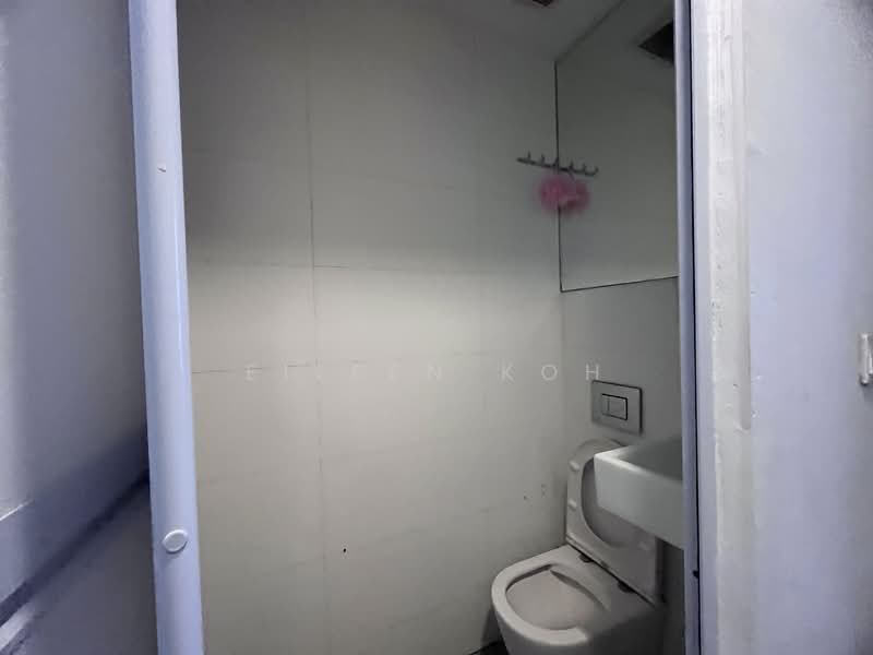 Double Bay Residences, 19B Simei Street 4, Room Rental, 60 sqft, Condominium For Rent, by Eileen Koh, 60226967 - Bathroom - PropertyGuru.com.sg