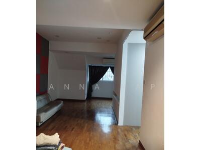 For Rent - L3 common room with attached toilet