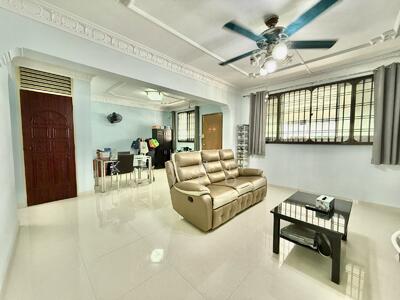 For Sale - 813 Jurong West Street 81