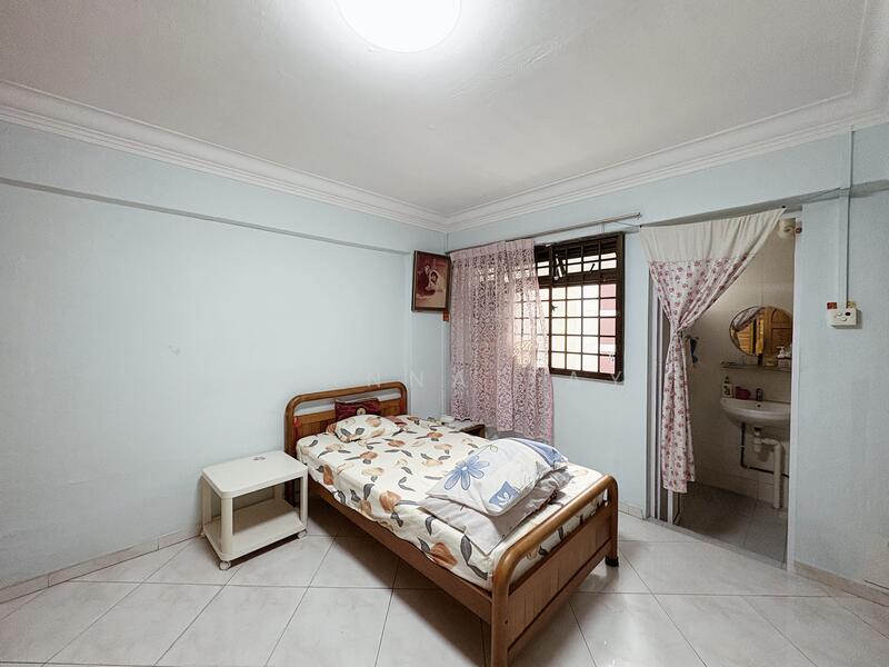 For Sale - 252 Hougang Avenue 3