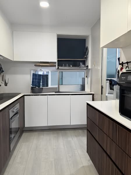 Vacanza @ East Condominium For Sale at S$ 2,350,000 | PropertyGuru Singapore - Kitchen