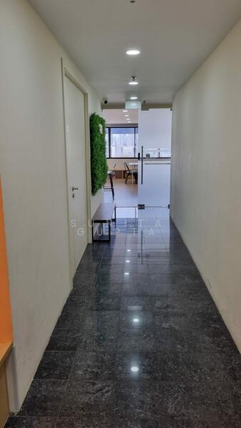 Sim Lim Tower, 10 Jalan Besar, Farrer Park / Serangoon Rd, 4,210 sqft, Office For Sale, by Sunita Gupta, 60227351 - Corridor - CommercialGuru.com.sg