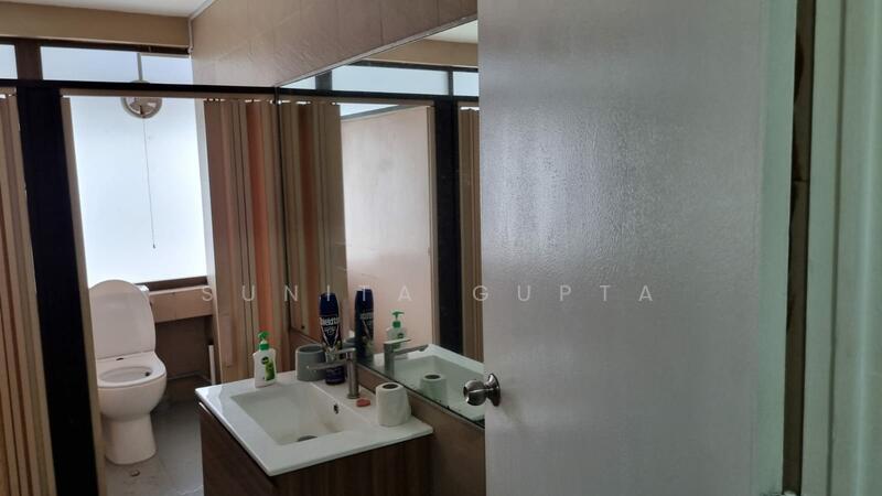 Sim Lim Tower, 10 Jalan Besar, Farrer Park / Serangoon Rd, 4,210 sqft, Office For Sale, by Sunita Gupta, 60227351 - CommercialGuru.com.sg