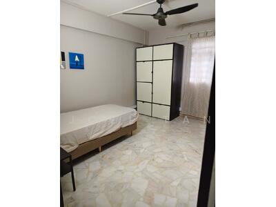 For Rent - 218 Serangoon Avenue 4