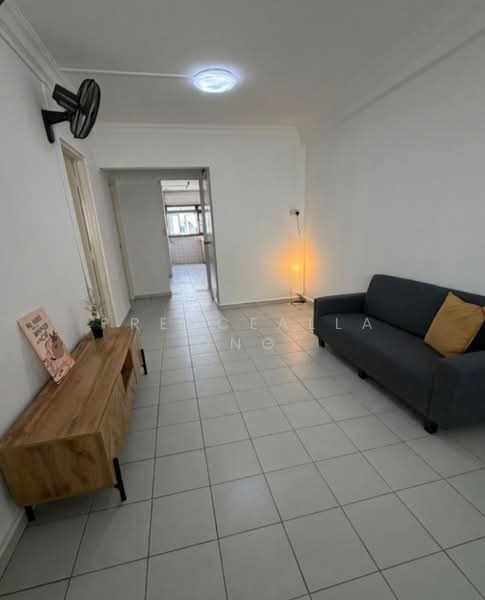 313 Woodlands Street 31, 313 Woodlands Street 31, 2 Bedrooms, 786 sqft, HDB Flat For Sale, by Prescealla Ong, 60227502 - Living Room - PropertyGuru.com.sg