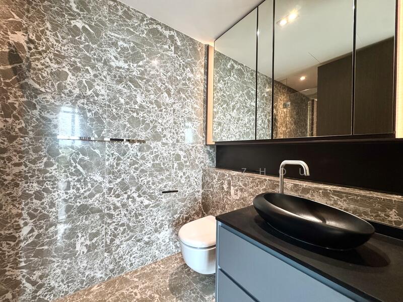 Principal Garden, 91 Prince Charles Crescent, 2 Bedrooms, 807 sqft, Condominium For Rent, by Vivienne Zhou, 60227532 - Master Bathroom - PropertyGuru.com.sg