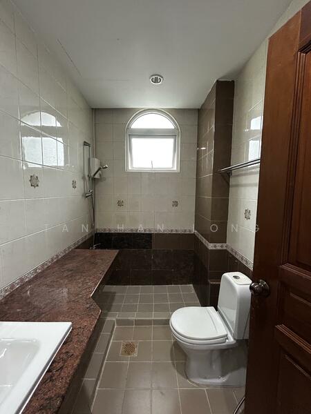 For Rent - How Sun Park