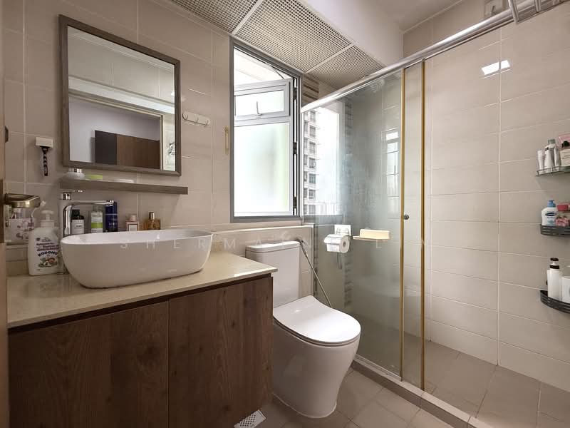 477B Upper Serangoon View, 477B Upper Serangoon View, 3 Bedrooms, 1,206 sqft, HDB Flat For Sale, by Shermaine Lim, 60227582 - Master Toilet - PropertyGuru.com.sg