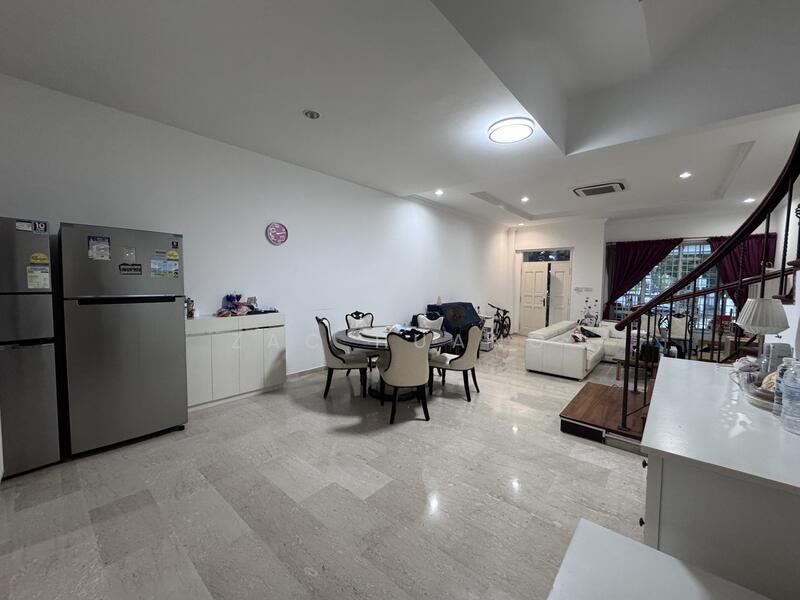 Eastwood Park Terraced House For Sale at S$ 3,250,000 | PropertyGuru Singapore