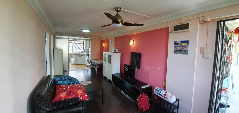 17 Eunos Crescent HDB Flat For Sale at S$ 438,000 | PropertyGuru Singapore - Living Room