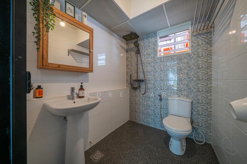 662A Edgedale Plains HDB Flat For Sale at S$ 699,000 | PropertyGuru Singapore - Bathroom