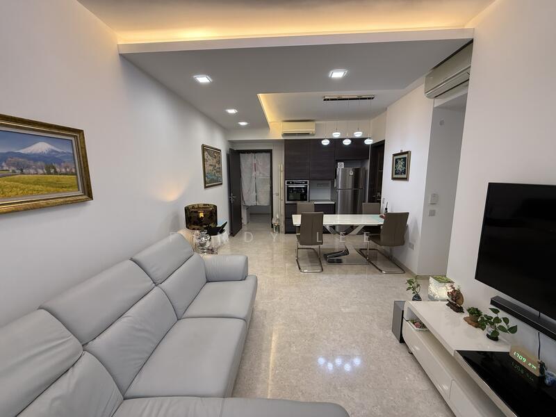 Living with dry kitchen