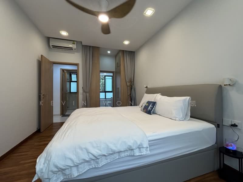 Varsity Park Condominium, 38 West Coast Road, 2 Bedrooms, 990 sqft, Condominium For Sale, by Kevin Wong 王奕凯, 60228286 - Master Bedroom - PropertyGuru.com.sg
