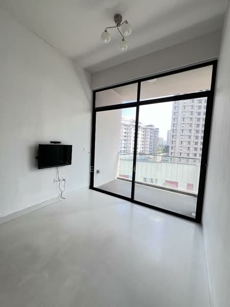 Neem Tree Apartment For Sale at S$ 779,888 | PropertyGuru Singapore - Balcony