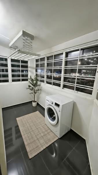 801 Yishun Ring Road HDB Flat For Sale at S$ 475,000 | PropertyGuru Singapore - Balcony