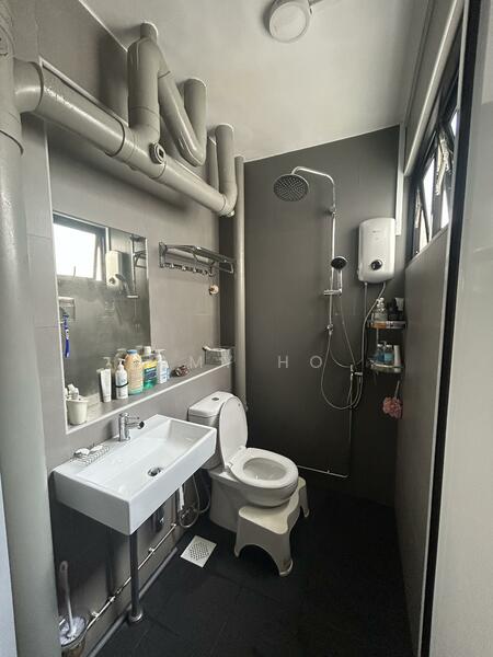 Master bathroom 
