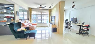 For Sale - 876C Tampines Avenue 8