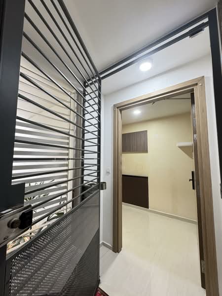 The Palette Condominium For Sale at S$ 2,220,000 | PropertyGuru Singapore - Entrance