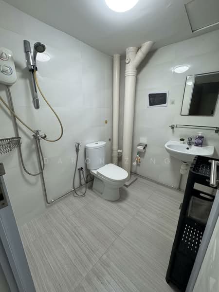 Ivory Heights, Jurong East Street 13, Room Rental, 150 sqft, Condominium For Rent, by Daron Zeng, 60228871 - Bathroom - PropertyGuru.com.sg